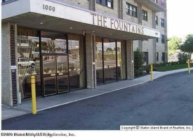 Property at 1000 Clove Rd Unit 3f, Staten Island, NY 10301, 1 bath
