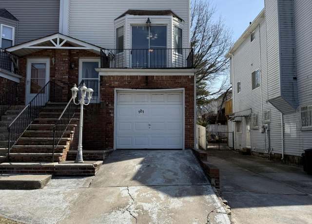 Property at 121 Rockne St, Staten Island, NY 10314, 3 beds, 3.5 baths