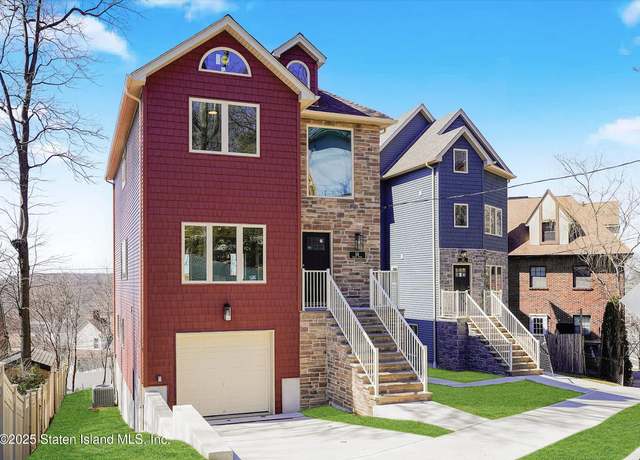 Property at 14 Ridge Ct, Staten Island, NY 10301, 3 beds, 3.5 baths