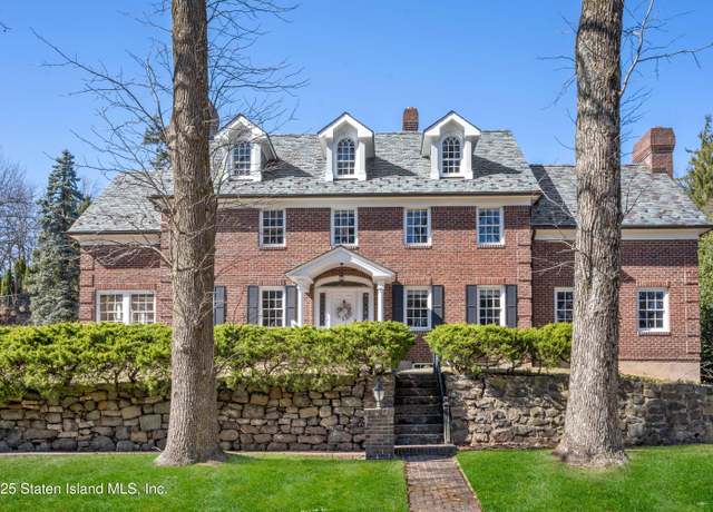 Property at 8 Circle Rd, Staten Island, NY 10304, 5 beds, 3.5 baths