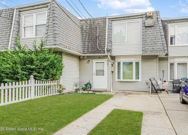 Property at 4 Mccormick Pl, Staten Island, NY 10305, 2 beds, 1.5 baths