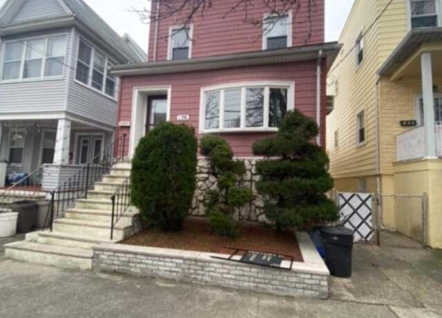 Property at 158 Mcclean Ave, Staten Island, NY 10305, 4 beds, 1 bath