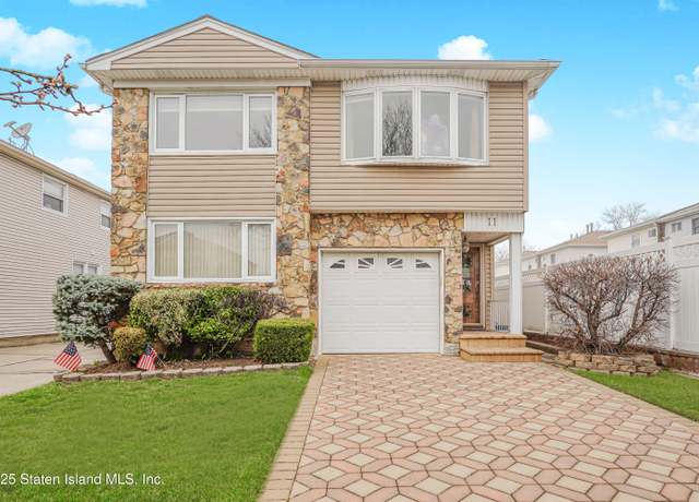 Property at 11 Adlai Cir, Staten Island, NY 10312, 5 beds, 2.5 baths
