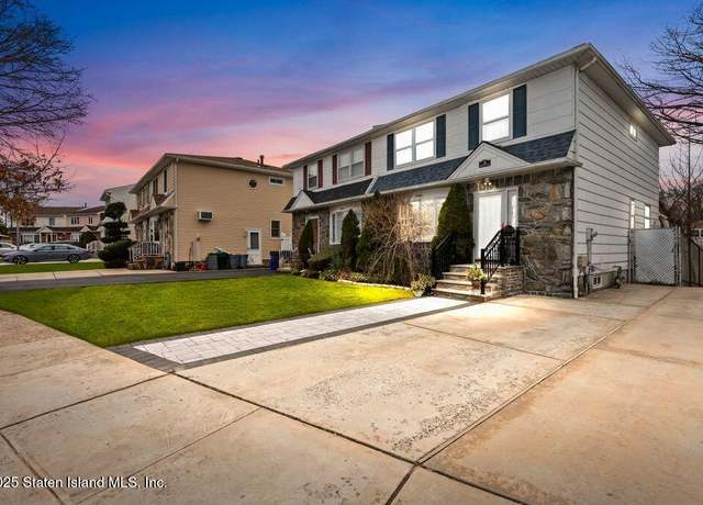 Property at 16 Ashwood Ct, Staten Island, NY 10308, 3 beds, 2.5 baths