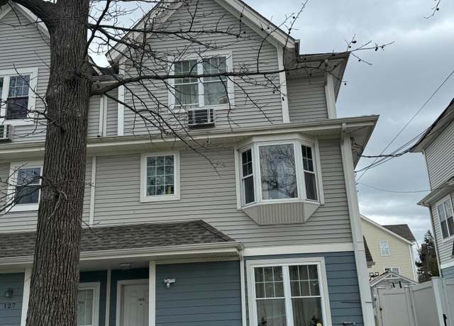 Property at 131 Broadway, Staten Island, NY 10310, 3 beds, 2.5 baths