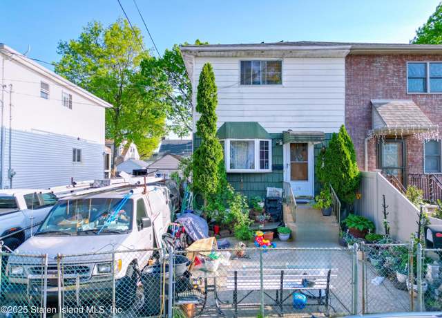 Property at 18 Downey Pl, Staten Island, NY 10303, 3 beds, 2.5 baths