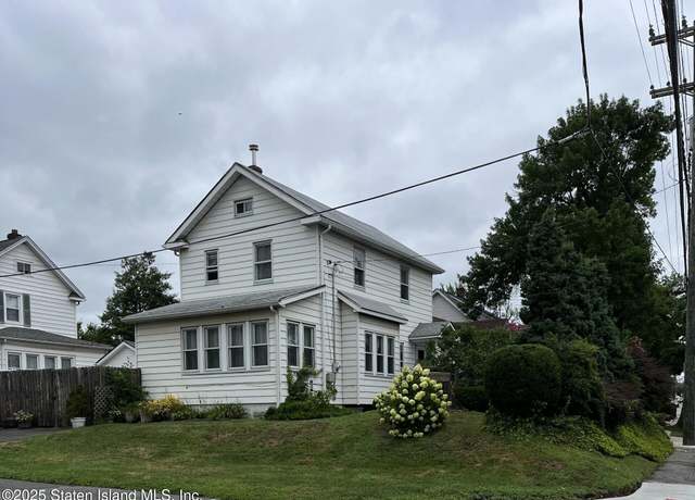 Property at 2111 Victory Blvd, Staten Island, NY 10314, 3 beds, 2 baths