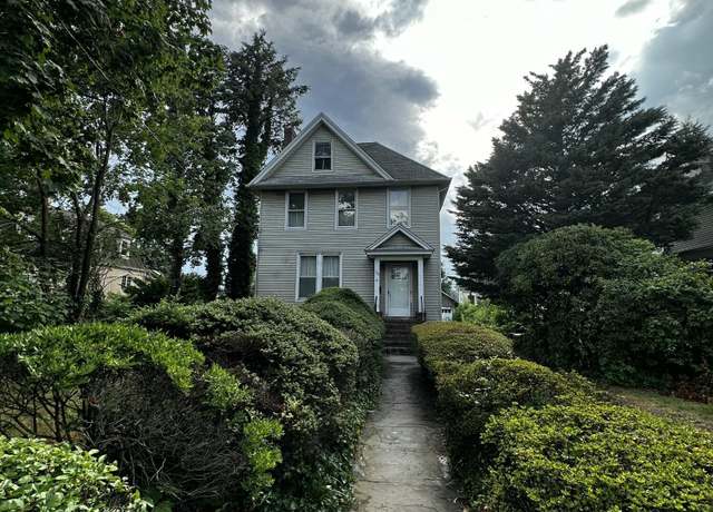 Property at 188 Davis Ave, Staten Island, NY 10310, 6 beds, 2 baths