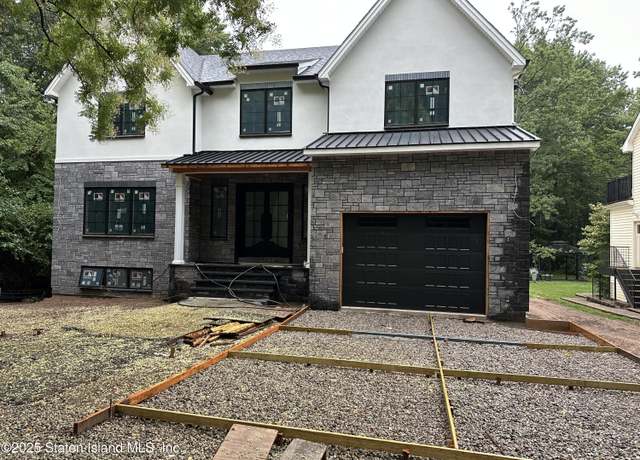 Property at 171 Androvette Ave, Staten Island, NY 10312, 5 beds, 3.5 baths