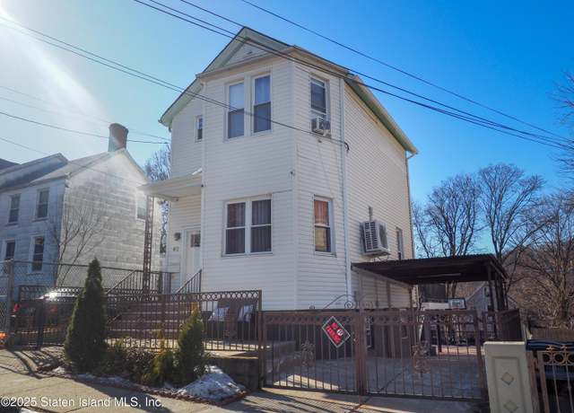 Property at 40 Quinn St, Staten Island, NY 10304, 3 beds, 2.5 baths