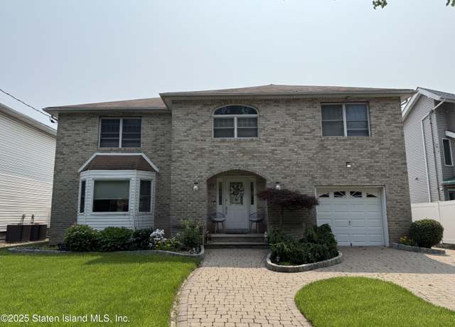 Property at 79 Weiner St, Staten Island, NY 10309, 4 beds, 4.5 baths