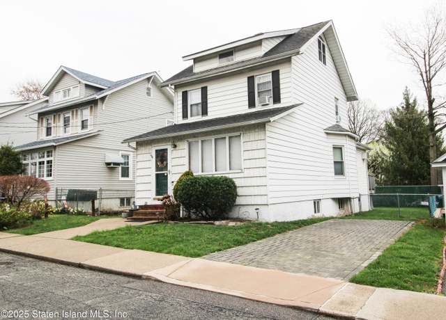 Property at 2 Smith Ct, Staten Island, NY 10314, 3 beds, 2 baths