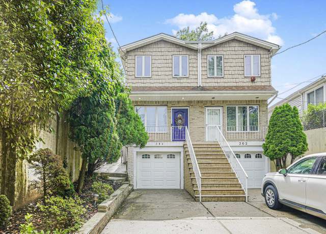 Property at 204 Lindenwood Rd, Staten Island, NY 10308, 3 beds, 2.5 baths