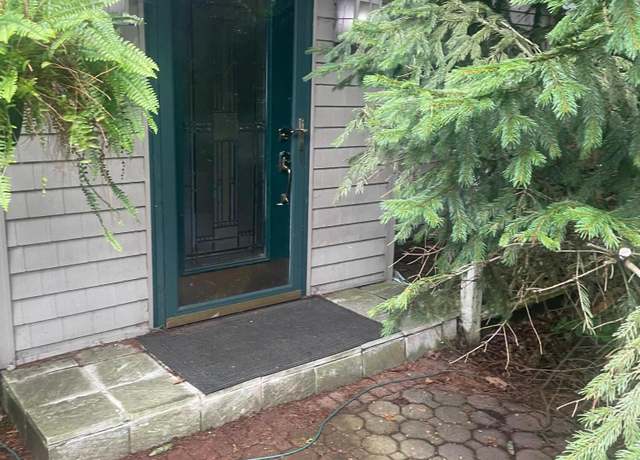 Property at 16 Stevenson Pl, Staten Island, NY 10309, 1 bed, 1.5 baths