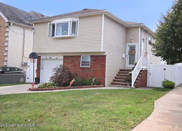 Property at 480 Huguenot Ave, Staten Island, NY 10312, 3 beds, 1.5 baths