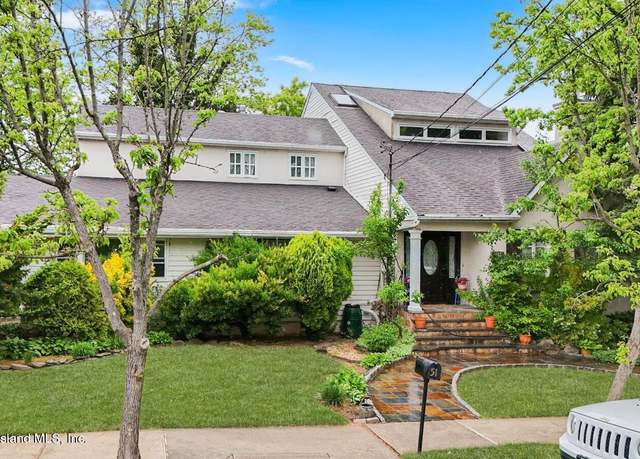 Property at 51 Summit Pl, Staten Island, NY 10312, 4 beds, 2.5 baths