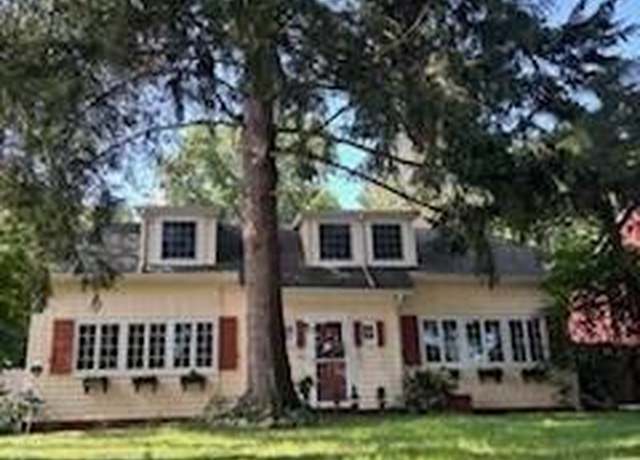 Property at 443 Edinboro Rd, Staten Island, NY 10306, 3 beds, 2 baths