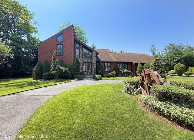 Property at 30 Paradise Pl, Staten Island, NY 10307, 5 beds, 3.5 baths