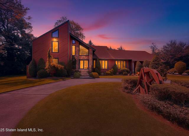 Property at 30 Paradise Pl, Staten Island, NY 10307, 5 beds, 3.5 baths