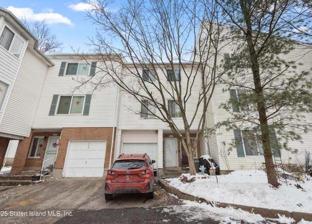 Property at 192 Jamie Ln, Staten Island, NY 10312, 2 beds, 2 baths