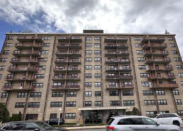 Property at 1000 Clove Road Rd Unit 8e, Staten Island, NY 10301, 1 bed, 1 bath