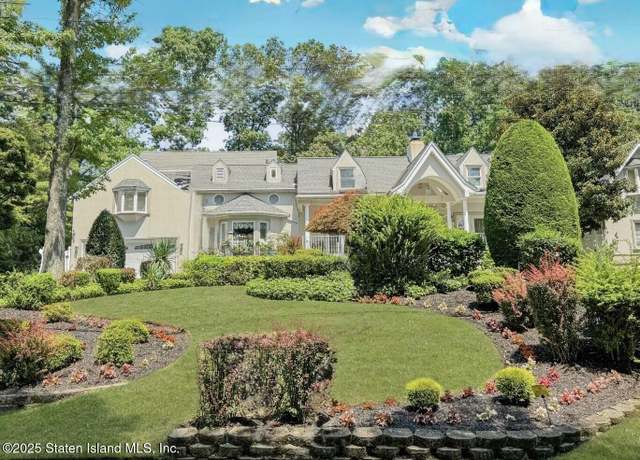 Property at 26 Highpoint Rd, Staten Island, NY 10304, 6 beds, 5.5 baths