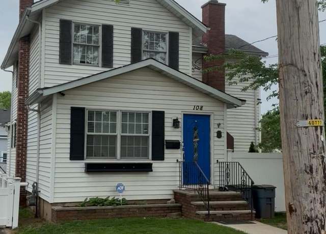 Property at 108 Pleasant Ave, Staten Island, NY 10309, 4 beds, 1.5 baths