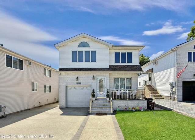 Property at 18 Lynbrook Ct, Staten Island, NY 10309, 4 beds, 4.5 baths