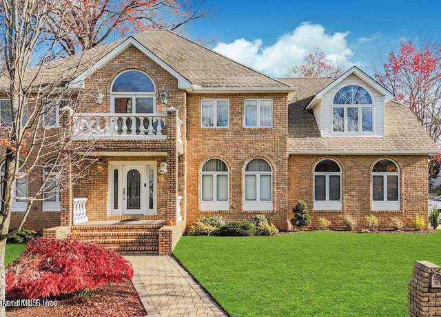 Property at 311 Bertram Ave, Staten Island, NY 10312, 5 beds, 3.5 baths