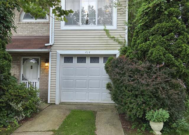 Property at 414 Wilcox St, Staten Island, NY 10303, 3 beds, 2.5 baths