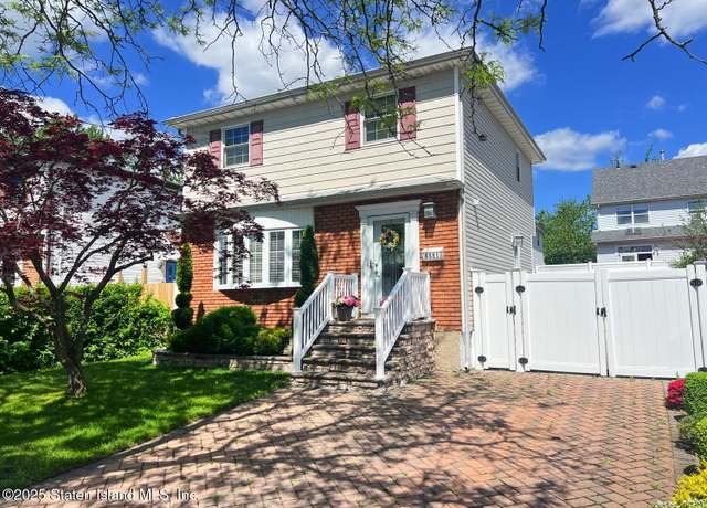 Property at 4581 Hylan Blvd, Staten Island, NY 10312, 3 beds, 1.5 baths