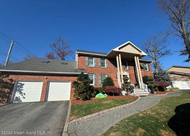 Property at 15 Woodvale, Staten Island, NY 10309, 4 beds, 3.5 baths