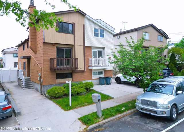 Property at 333 Travis Ave, Staten Island, NY 10314, 3 beds, 1.5 baths
