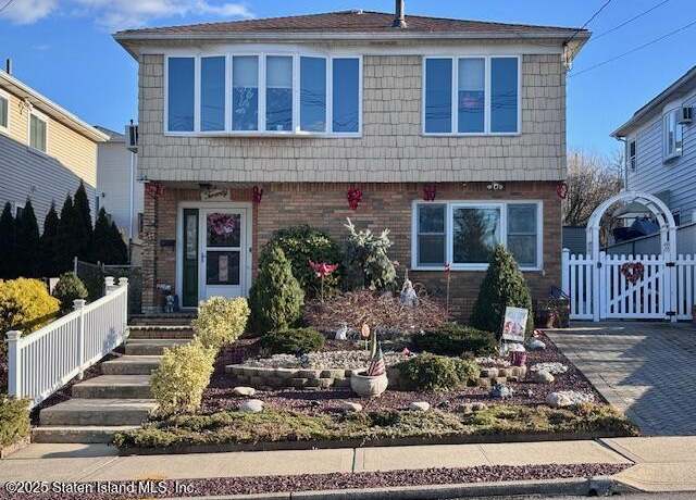 Property at 20 Daleham St, Staten Island, NY 10308, 4 beds, 2 baths