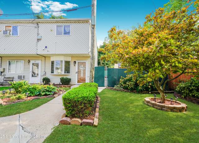Property at 44 Betty Ct, Staten Island, NY 10303, 3 beds, 1 bath