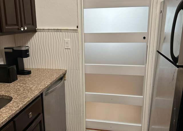 Property at 145 Lincoln Ave Unit 1r, Staten Island, NY 10306, 2 beds, 1 bath