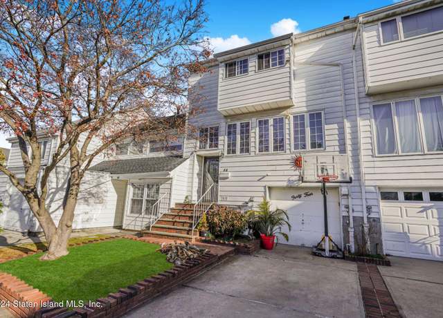 Property at 44 Chestnut Cir, Staten Island, NY 10312, 4 beds, 2.5 baths