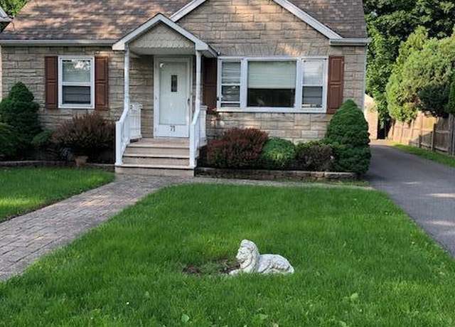 Property at 71 Allison Ave, Staten Island, NY 10306, 4 beds, 1 bath