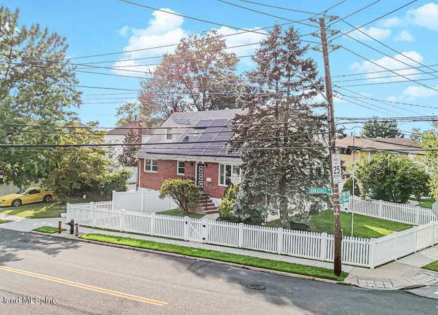 Property at 970 Annadale Rd, Staten Island, NY 10312, 5 beds, 4.5 baths