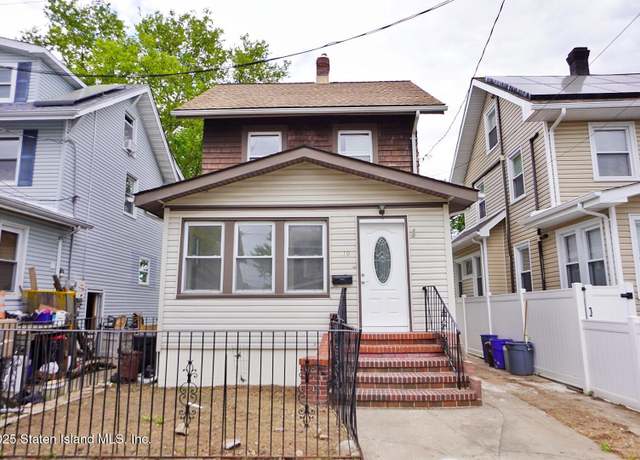 Property at 10 Taylor Ct, Staten Island, NY 10310, 3 beds, 1.5 baths