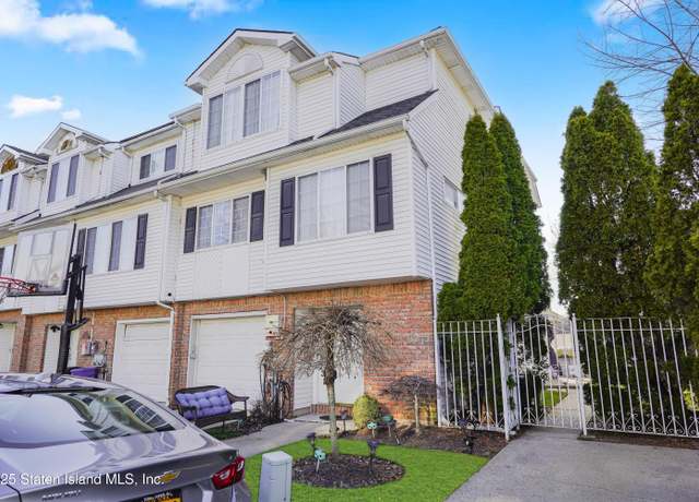 Property at 37 Red Cedar Ln, Staten Island, NY 10309, 4 beds, 2.5 baths