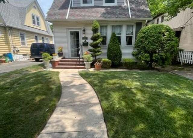 Property at 145 Eltingville Blvd, Staten Island, NY 10312, 3 beds, 3 baths