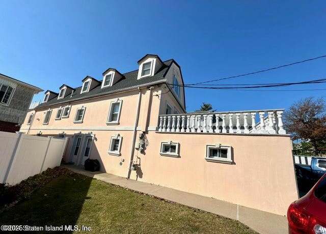 Property at 68 Austin Ave, Staten Island, NY 10305, 8 beds, 4 baths