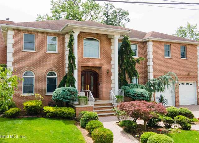Property at 10 Spruce Ct, Staten Island, NY 10307, 5 beds, 4 baths
