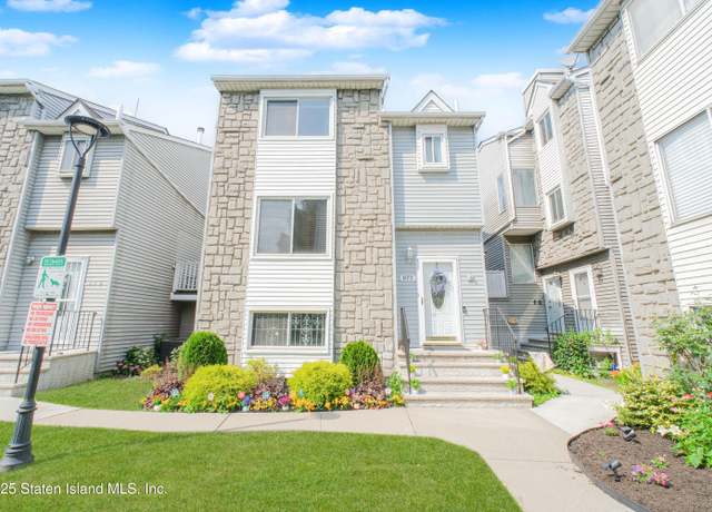 Property at 977 Goethals Rd N, Staten Island, NY 10303, 4 beds, 2 baths
