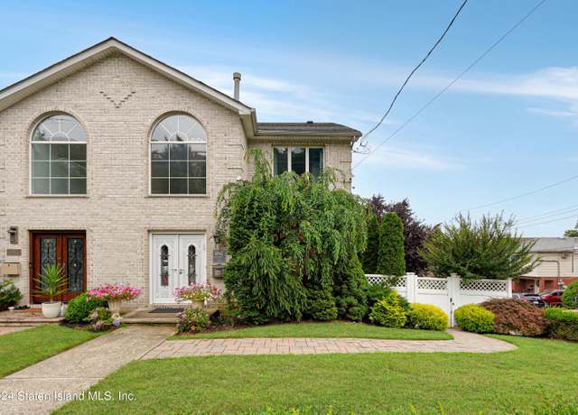 Property at 1882 Richmond Rd, Staten Island, NY 10306, 3 beds, 2.5 baths