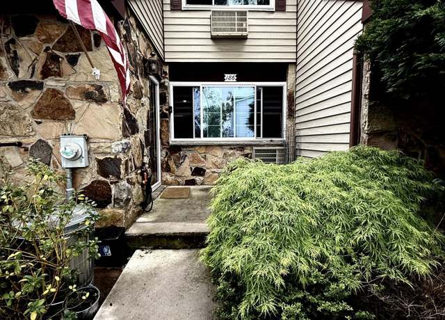 Property at 186 Corona Ave, Staten Island, NY 10306, 1 bed, 1.5 baths