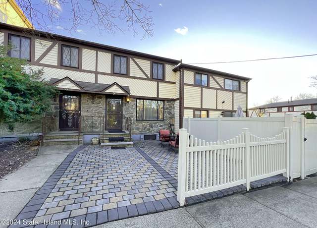 Property at 24 Darcey Ave, Staten Island, NY 10314, 3 beds, 2.5 baths