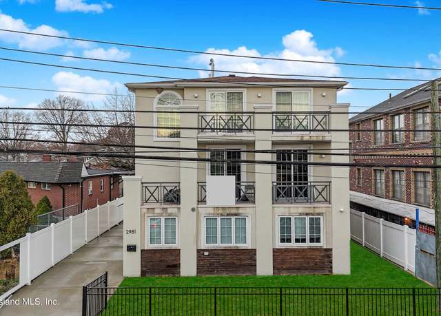 Property at 2981 Hylan Blvd, Staten Island, NY 10306, 6 beds, 4.5 baths