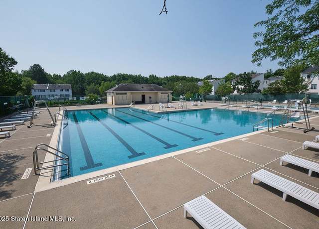 Property at 400 Aspen Knolls Way Unit B2, Staten Island, NY 10312, 2 beds, 2 baths